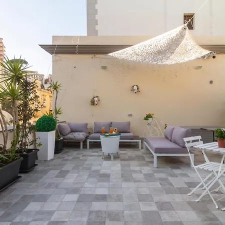 Elite House Parking Small Car * Naples