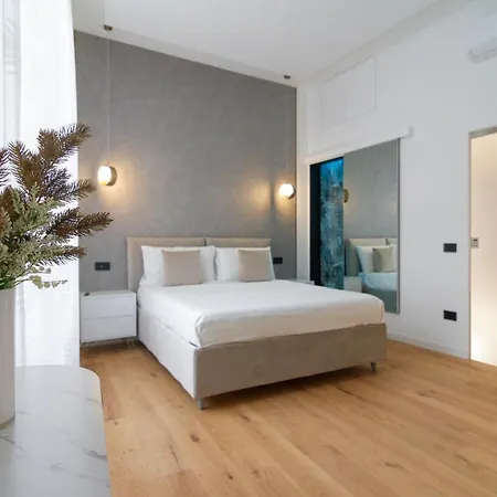 Apartment Elite House Free Parking For Small Cars Only
