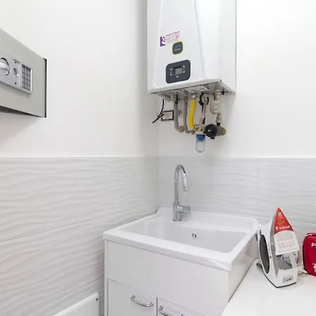 Apartment Elite House Free Parking For Small Cars Only Naples