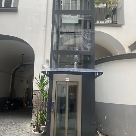 Elite House Parking Small Car Daire